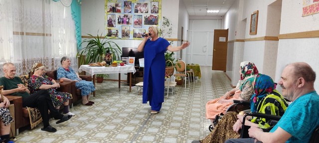 Август в русской культуре традиционно отмечался тремя православными праздниками, известными как «Спасы»